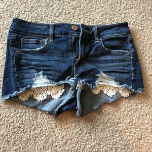 Jean shorts with Detailed lace pocket